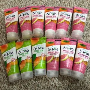 St. Ives face scrub wash